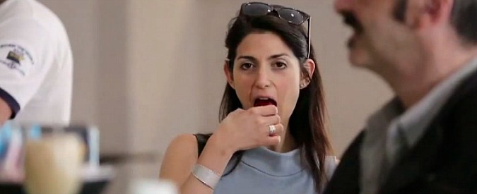 Copertina di Colazione con Virginia, la Raggi prova a “corrompere” la stampa con un pasticcino