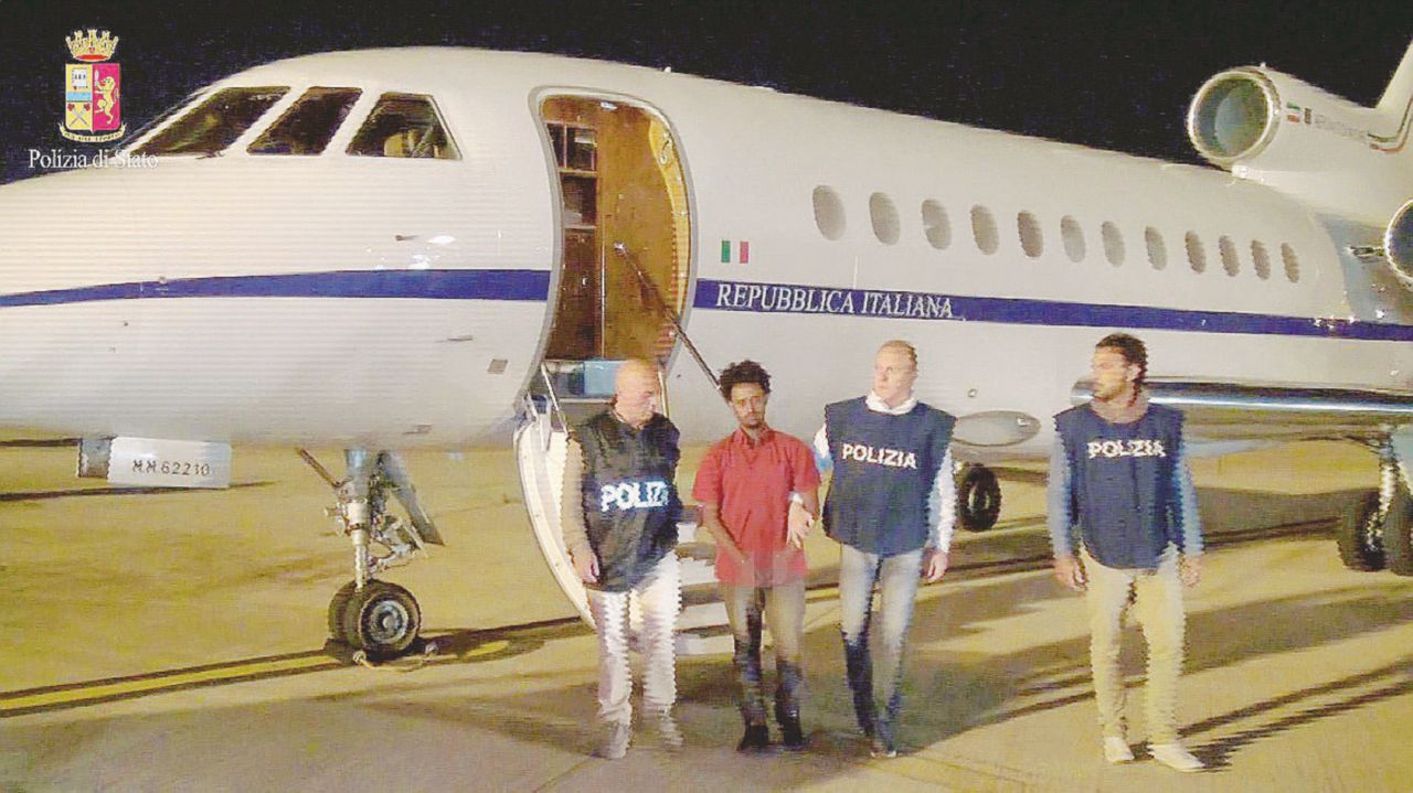 Volo di Stato per “sequestro dello scafista sbagliato”