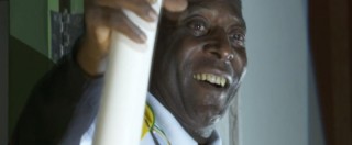 Copertina di Olimpiadi Rio 2016, Pelè accoglie la torcia nel suo museo