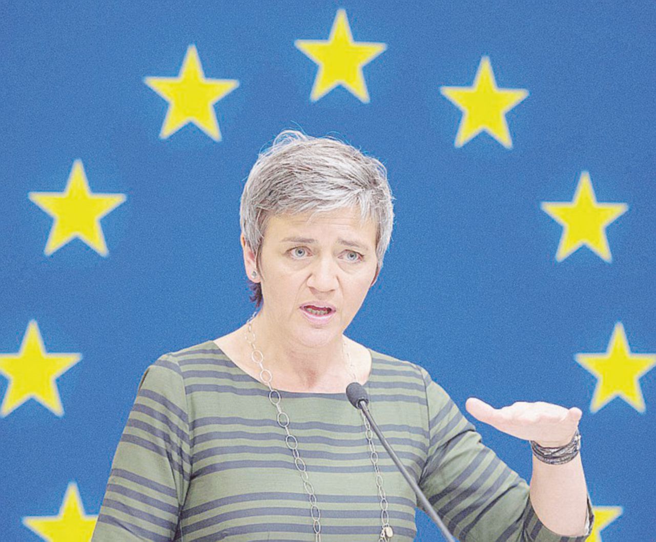 Sfida sul filo dei nervi - La commissaria Ue alla Concorrenza Margrethe Vestager. L’Italia tratta con i suoi uffici - Ansa Piccoli rispamiatori tosati, ma solo un po’: l’offerta dell’Ue che Roma tenta di rifiutare