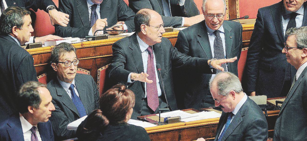 Il capogruppo Renato Schifani guida la fronda di Ncd “anti-governativa” - Ansa Congiura a cena di Ncd: “Contiamo su Franceschini”