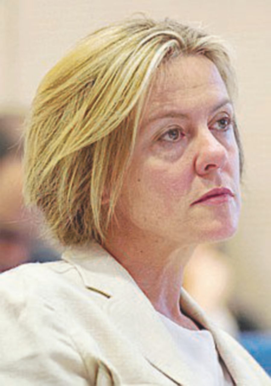 “Governo con sputo”. Lorenzin: “Non sono previste dimissioni” “Governo con sputo”. Lorenzin: “Non sono previste dimissioni”