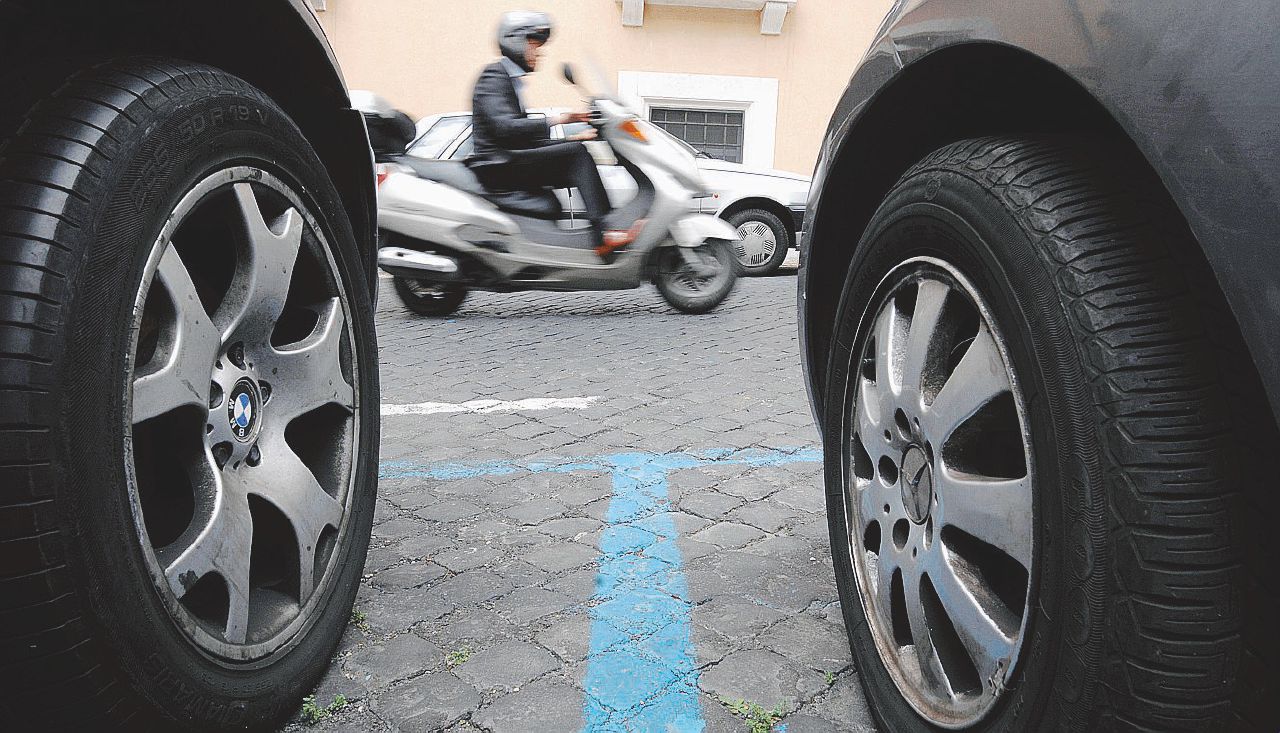 Niente multa se non si può pagare la sosta con la carta Niente multa se non si può pagare la sosta con la carta