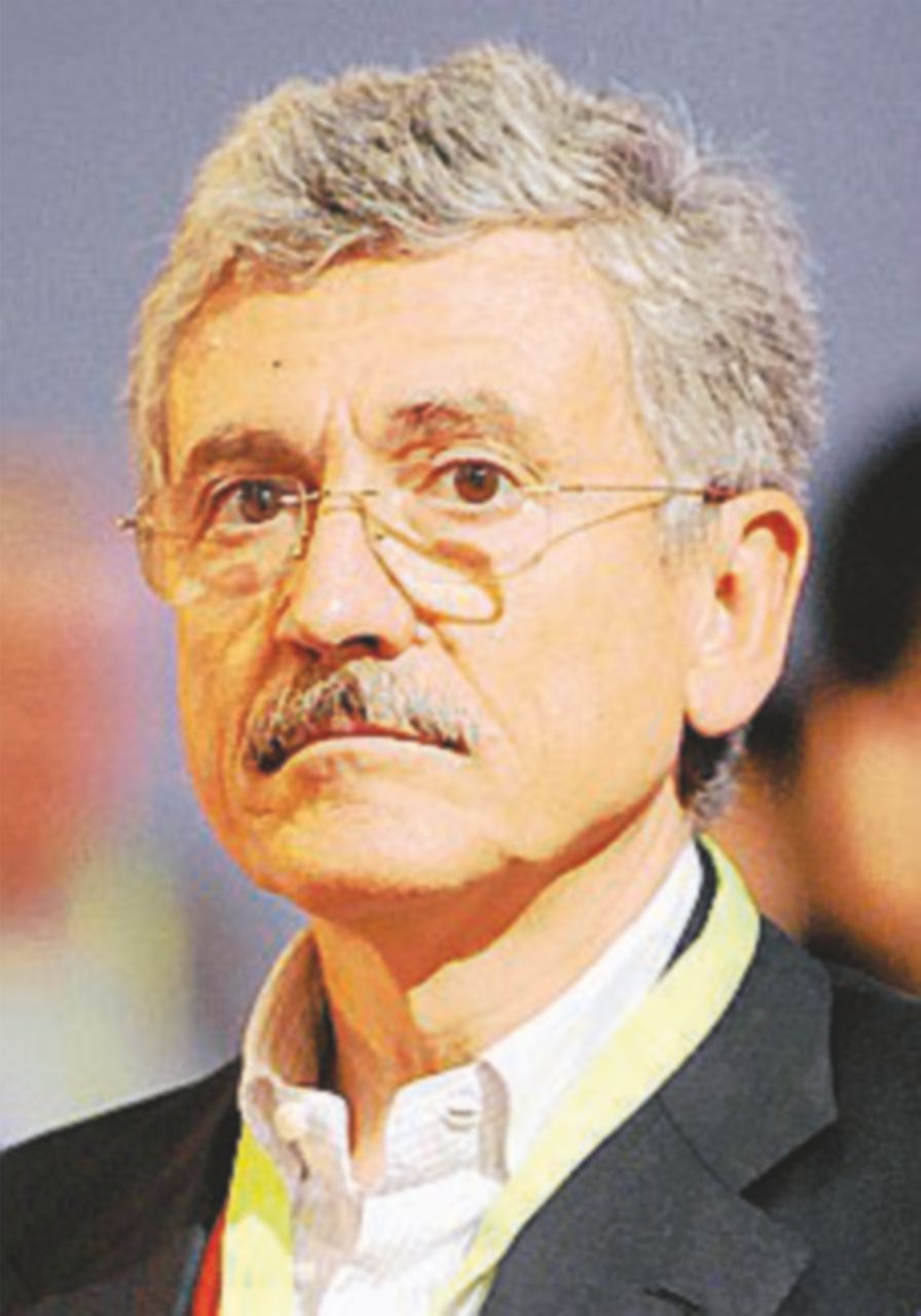 Renzi e il Mossad, D’Alema: “Mai detto che è una spia” Renzi e il Mossad, D’Alema: “Mai detto che è una spia”