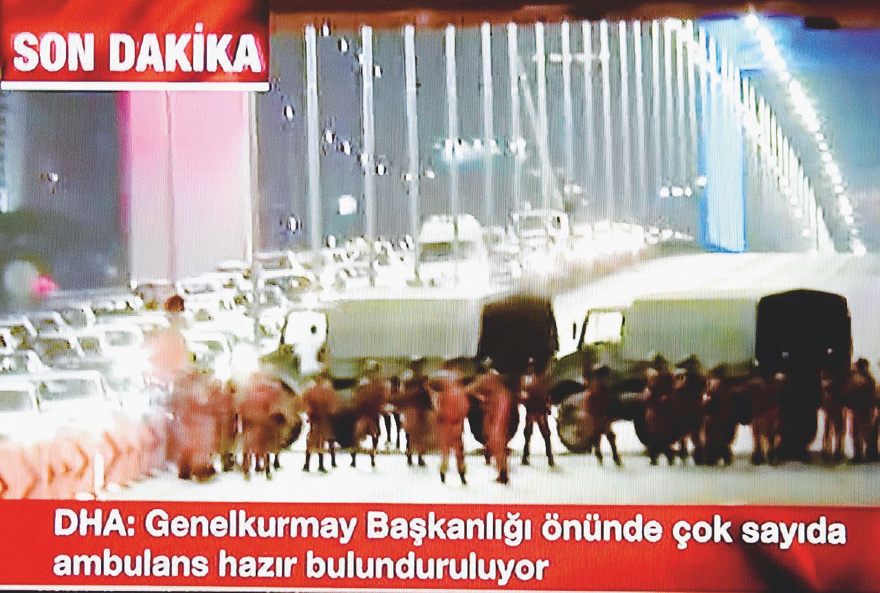 Colpo di Stato in Turchia. Erdogan fugge nella notte Colpo di Stato in Turchia. Erdogan fugge nella notte
