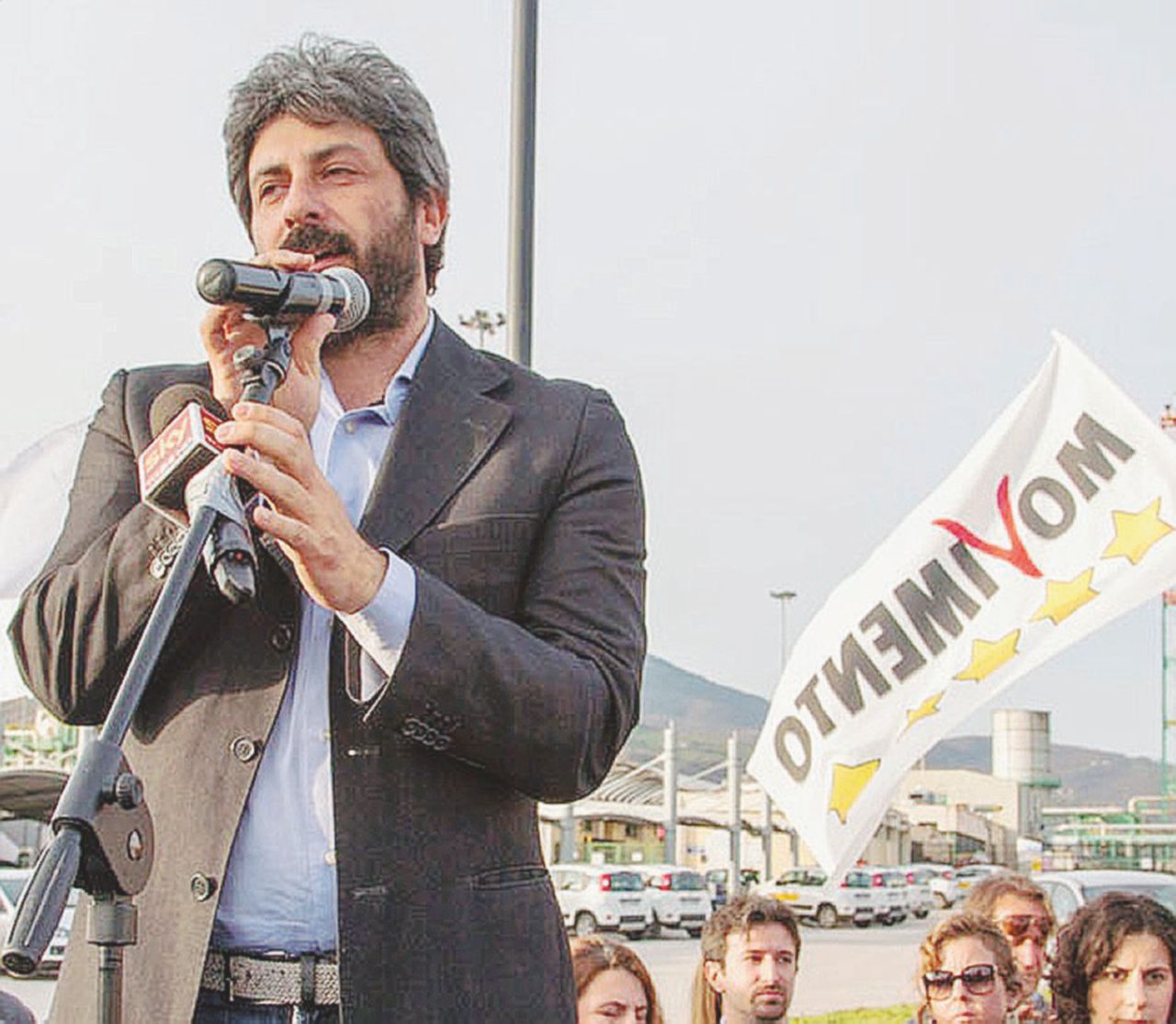 Il parlamentare Roberto Fico M5s, espulsi riammessi: “È un partito, regole nulle”