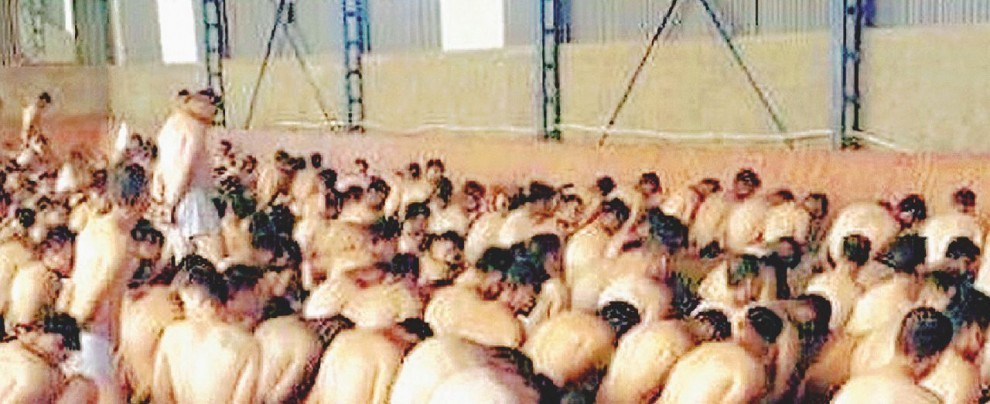 Denudati nel capannone - Un gruppo di militari rinchiusi dopo l’arresto Ecco le purghe del Sultano fra retate, botte e omicidi