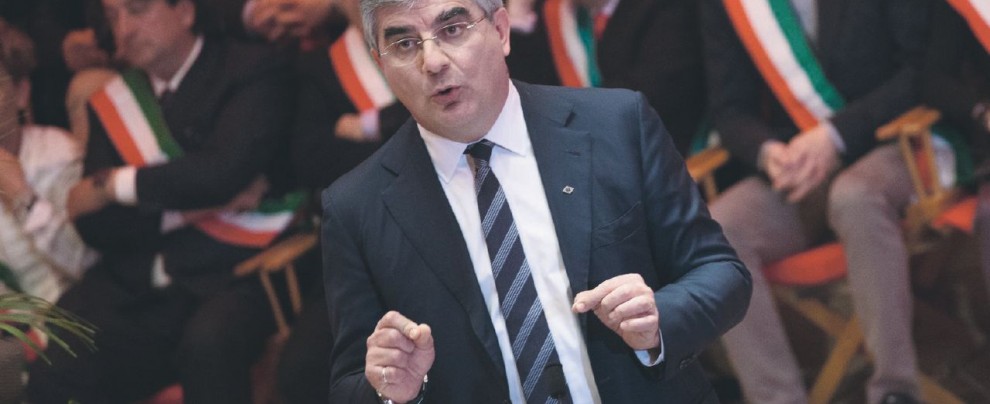 Il presidente della Regione Abruzzo, Luciano D’Alfonso, e il costruttore Carlo Toto - LaPresse/Ansa Giornali e autostrade, gli affari intrecciati di Toto e D’Alfonso
