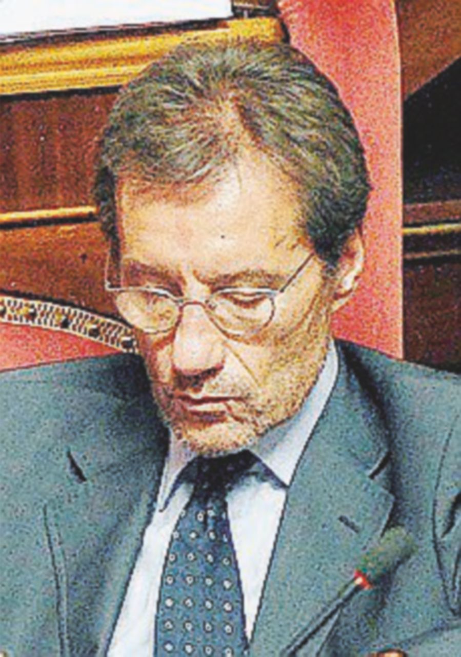 In aula Aracri (Fi) ad Airola (M5S): “Vie’ fuori, stronzo” In aula Aracri (Fi) ad Airola (M5S): “Vie’ fuori, stronzo”