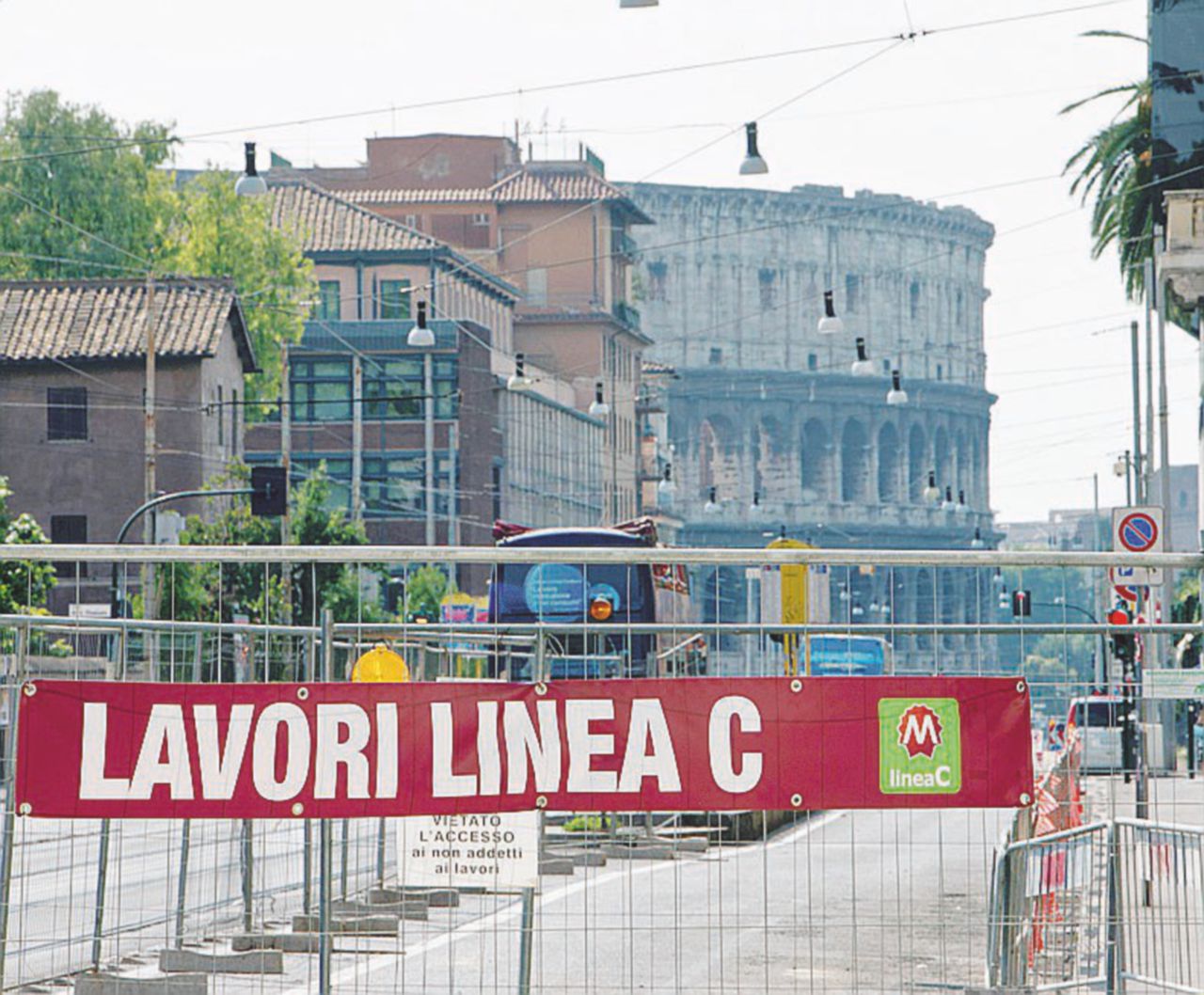 “La Raggi blocchi il progetto d’inversione rapida dopo San Giovanni. È un regalone ai costruttori” “La Raggi blocchi il progetto d’inversione rapida dopo San Giovanni. È un regalone ai costruttori”