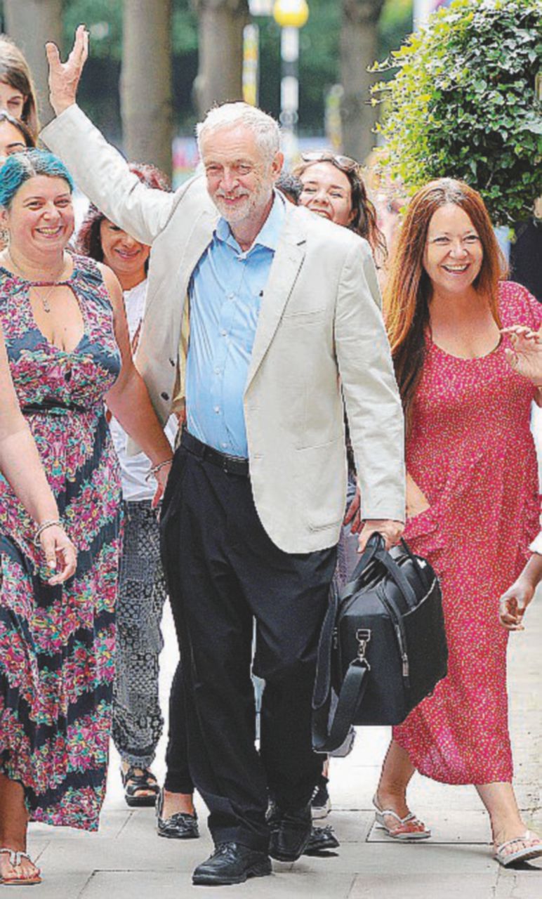 In bilico - J. Corbyn - LaPresse I “cinesi” di Jeremy Corbyn. Corsa a iscriversi al Labour per salvare il segretario