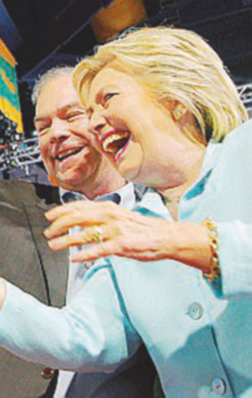 Hillary e Kaine - Ansa Hillary presenta il suo vice Kaine “Trump? Un despota autoritario”