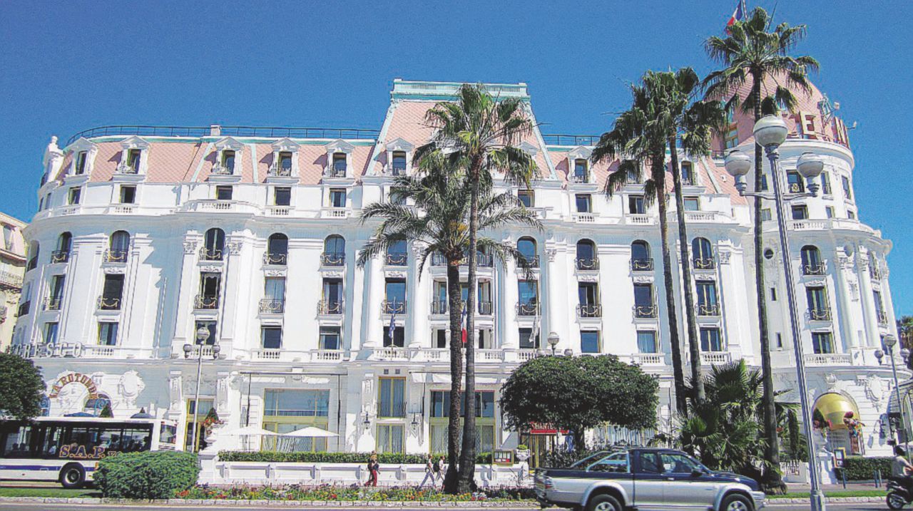 Il Grand Hotel Negresco di Nizza, simbolo della Belle Époque Grand Hotel Negresco, a Nizza ritornano i drink e il jazz dopo le lacrime e il terrore