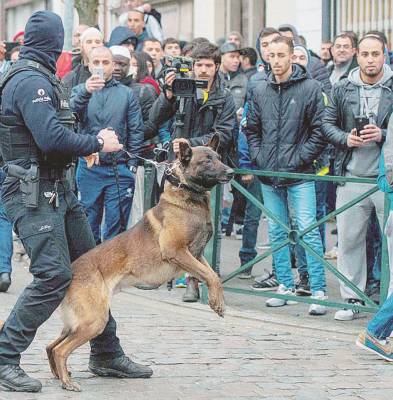 Il quartiere di Molenbeek Bruxelles - Ansa “Miscela esplosiva tra buonismo di Stato e fanatici”