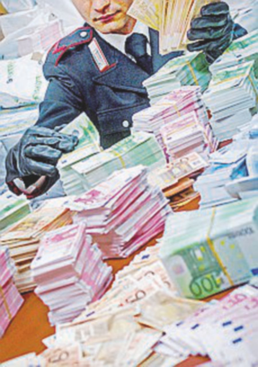 Usura nella Capitale, arrestati anche due direttori di banca Usura nella Capitale, arrestati anche due direttori di banca