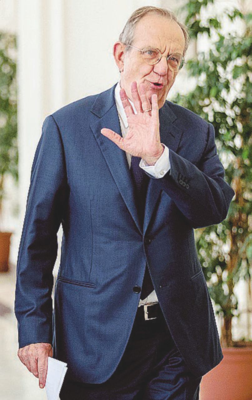 Ministro - Pier Carlo Padoan - LaPresse Mps, banche d’affari in campo per l’aumento