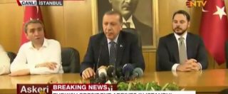 Copertina di Tentato golpe in Turchia, Erdogan: “Non vado da nessuna parte, sto col popolo”