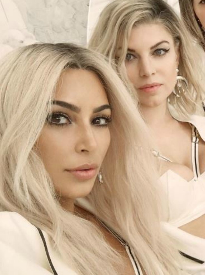 Perché il culo grosso di Kim Kardashian ha stancato: la risposta nel nuovo video di Fergie