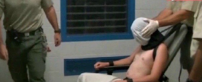 Copertina di Australia, abusi in un carcere minorile. La rete Abc pubblica i video choc