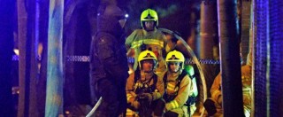 Copertina di Sydney, sfonda l’ingresso di una stazione di polizia con un auto piena di bombole a gas. “Forse un attacco terroristico”