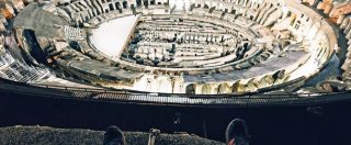 Copertina di Roma, entrano di notte nel Colosseo e lo scalano: il video rilanciato dalla stampa estera