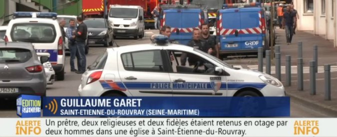 Copertina di Rouen, prete sgozzato in Chiesa: Isis rivendica. Uccisi due killer, uno era agli arresti domiciliari – DIRETTA ORA PER ORA (Foto e video)