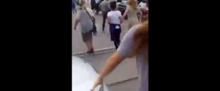 Copertina di Monaco, fuga dal mall ripresa col cellulare e le urla: “Oh my God”