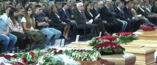 Copertina di Scontro treni, migliaia ai funerali al palasport di Andria: Mattarella vicino ai parenti delle vittime
