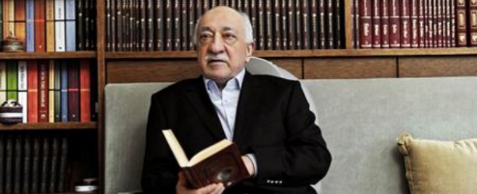 Turchia, sotto sequestro tutte le proprietà e i conti bancari di Gulen. E lui: “Si crei una commissione internazionale libera”