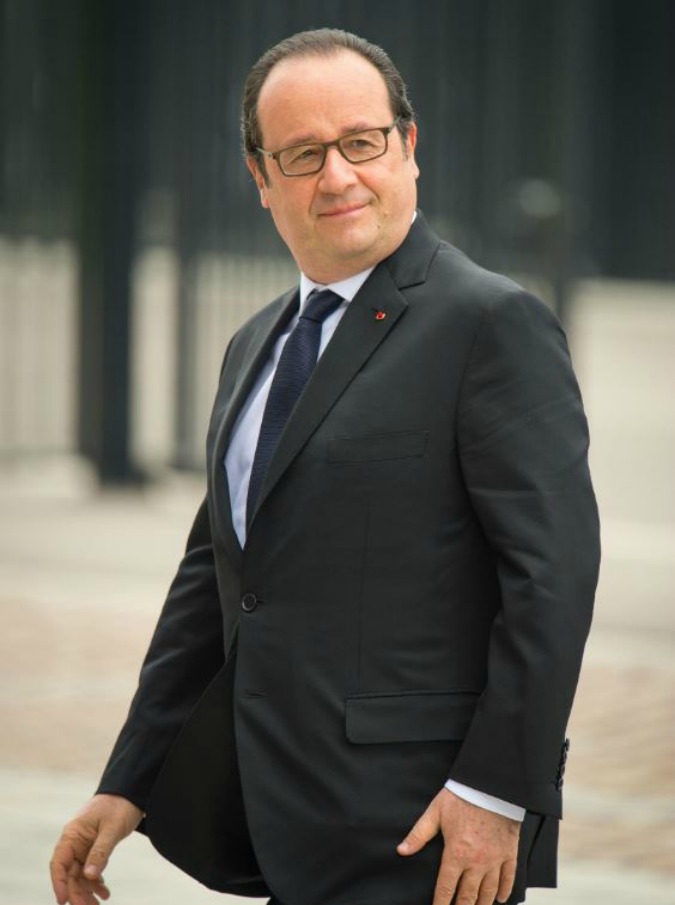 Francois Hollande, 10mila euro di stipendio per il suo parrucchiere: così un coiffeur “taglia la testa” al Presidente