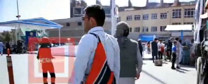 Copertina di Afghanistan, attentato kamikaze a Kabul. Le immagini dell’attacco suicida