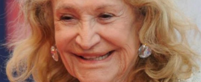 Marta Marzotto, morta a 86 anni la stilista emiliana. La moda, gli amori e la mondanità