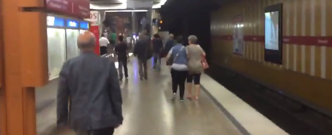 Copertina di Monaco, metropolitana: l’avviso ai passeggeri di lasciare la stazione