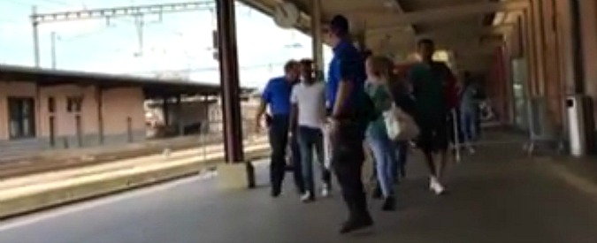 Copertina di Como, in città aumentano i migranti respinti dalla Svizzera tra l’insofferenza dei residenti