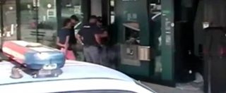 Copertina di Assalto esplosivo al bancomat. La polizia insegue e arresta i malviventi nel Riminese