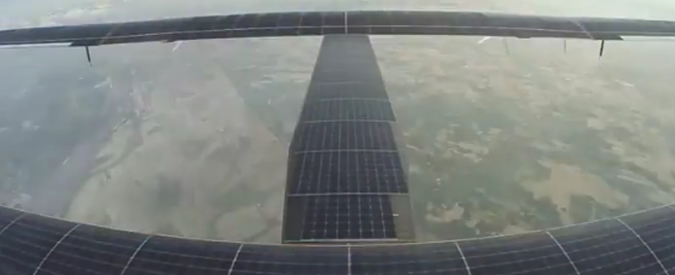 Copertina di ‘Solar impulse 2’ vince la sfida e fa il giro del pianeta: il fantastico timelapse dell’impresa