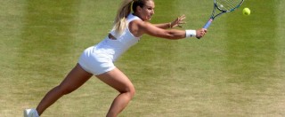Copertina di Wimbledon, dove il total white è legge: bianco obbligatorio anche per suola delle scarpe, fasce, polsini e intimo