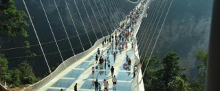 Copertina di Cina, aperto il più alto (300 metri) e lungo (430 metri) ponte di vetro mai costruito al mondo – FOTOGALLERY
