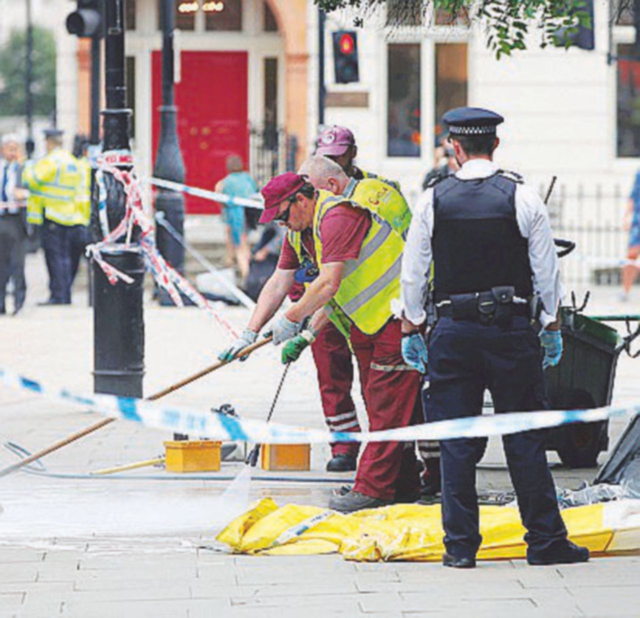 Copertina di La psicosi del coltello spaventa anche Londra