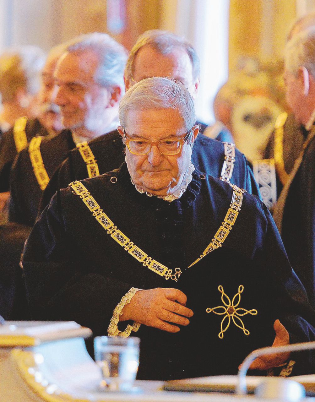 Copertina di Barbera prescritto rimane in Consulta. Imputati due del Sì