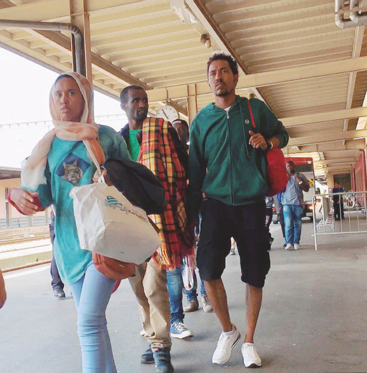 Copertina di Como come Ventimiglia, in 400 bloccati in stazione