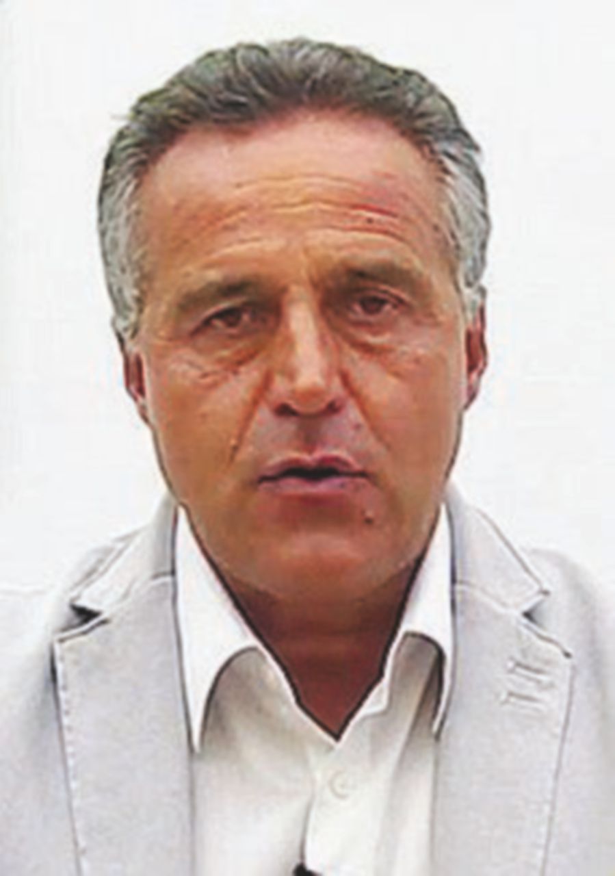 “Trio di cicciottelle” cacciato il direttore L’Odg lo difende