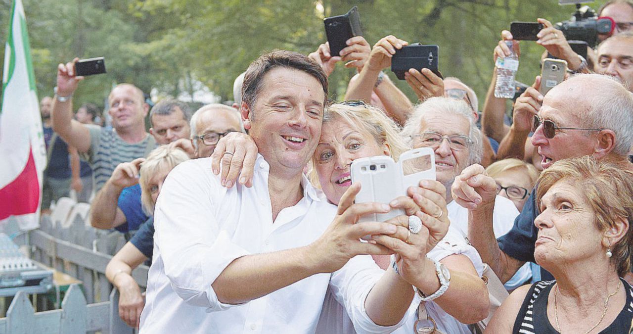 Lo stanco ritorno sui palchi da cui si prese il Pd