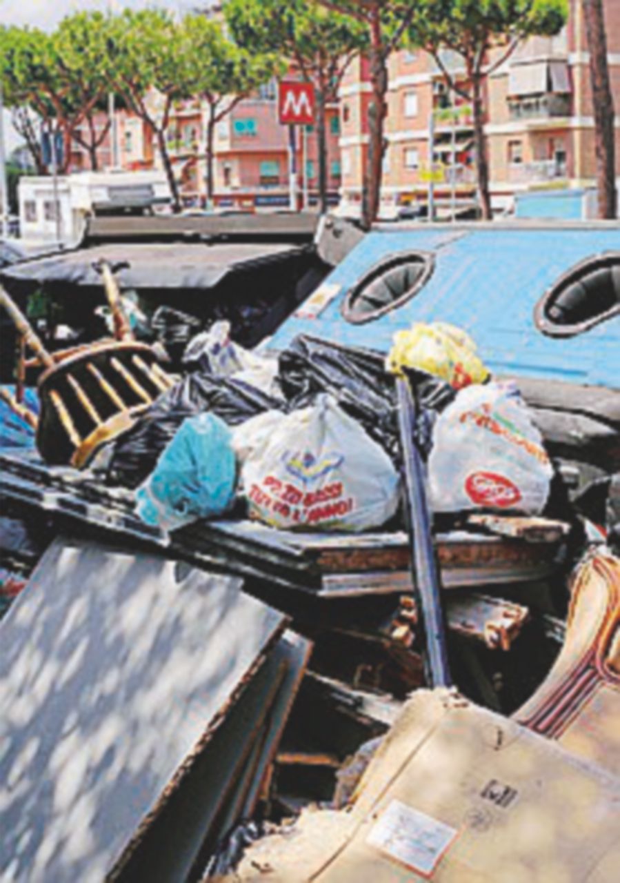Copertina di Il Campidoglio vuole portare i rifiuti in Umbria: è rivolta