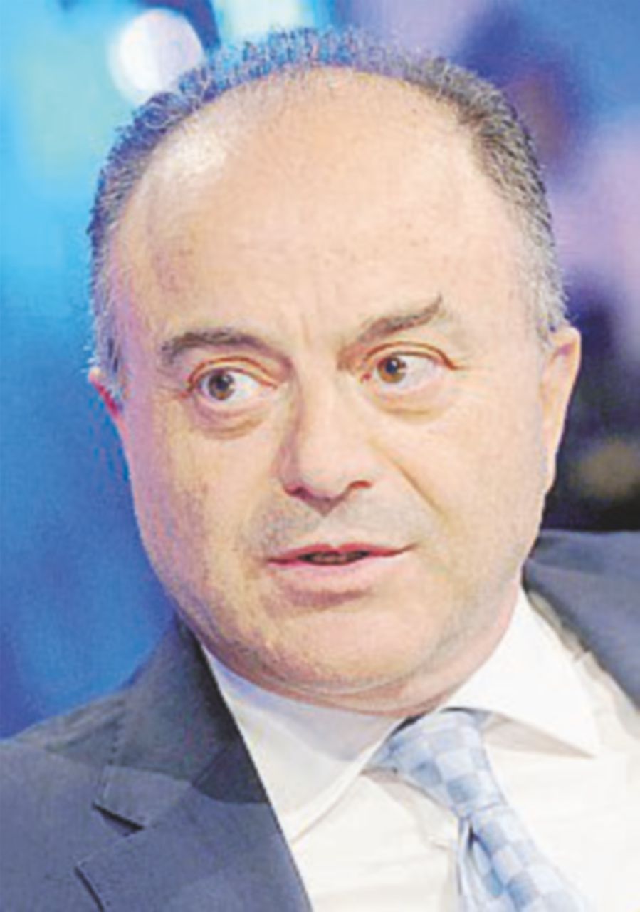 Cannabis legale, Cantone apre e Gratteri lo bacchetta