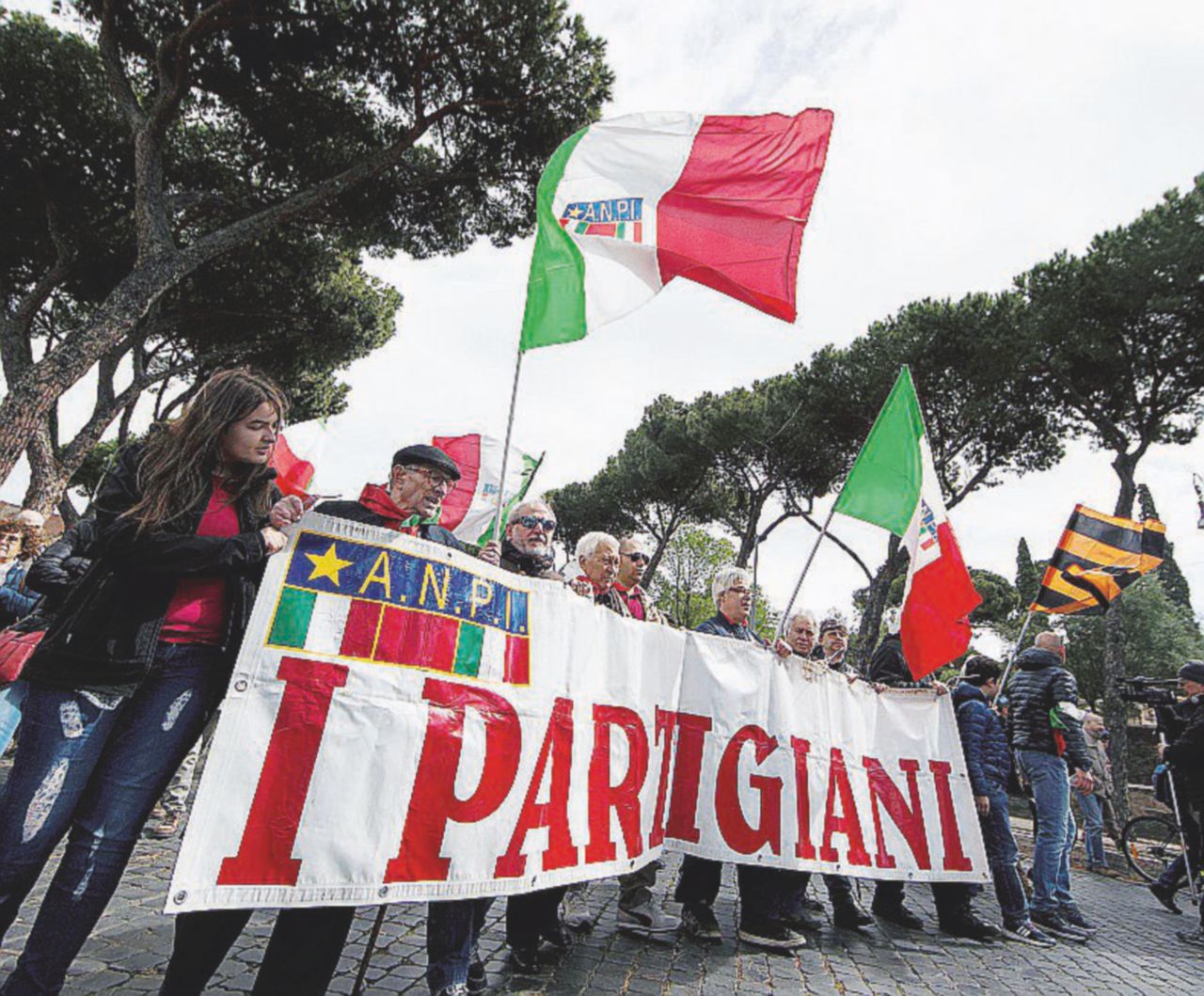 Copertina di Anpi e referendum, ogni giorno un attacco. Ora c’è il coordinatore per il Sì “epurato”