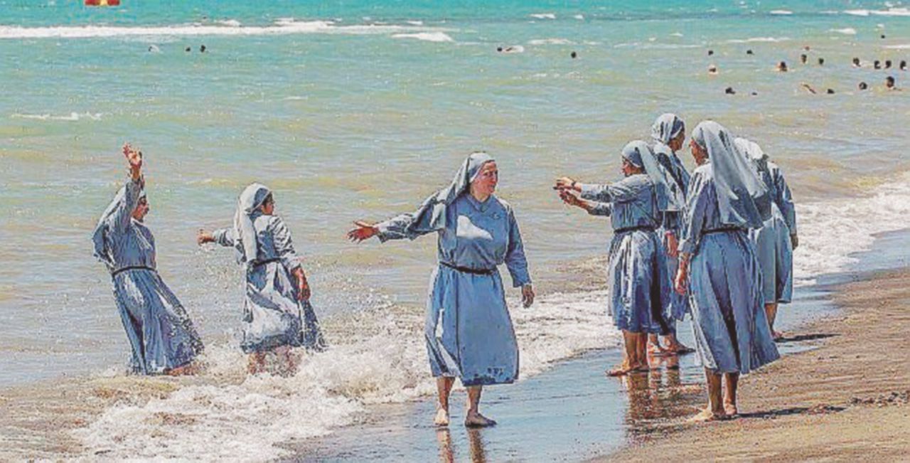 Burkini, l’imam mette le suore su Fb: censurato, anzi no