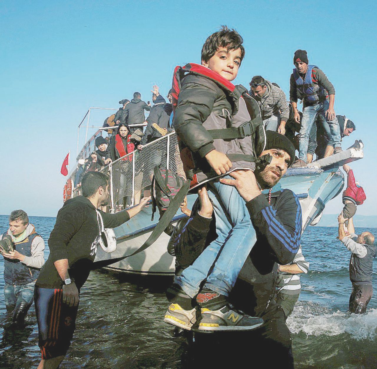 L’inchiesta: “Così in mare si spara sui migranti”