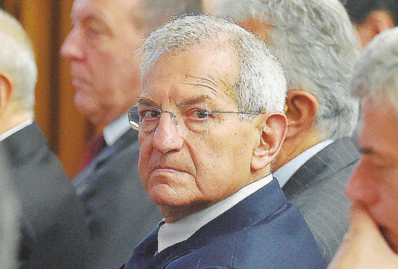 Referendum, Violante s’inventa di tutto per giustificare il Sì