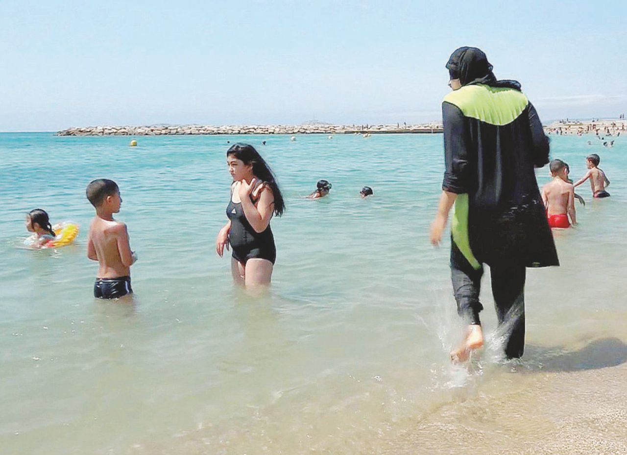 “Sotto il burkini niente, è solo campagna elettorale”